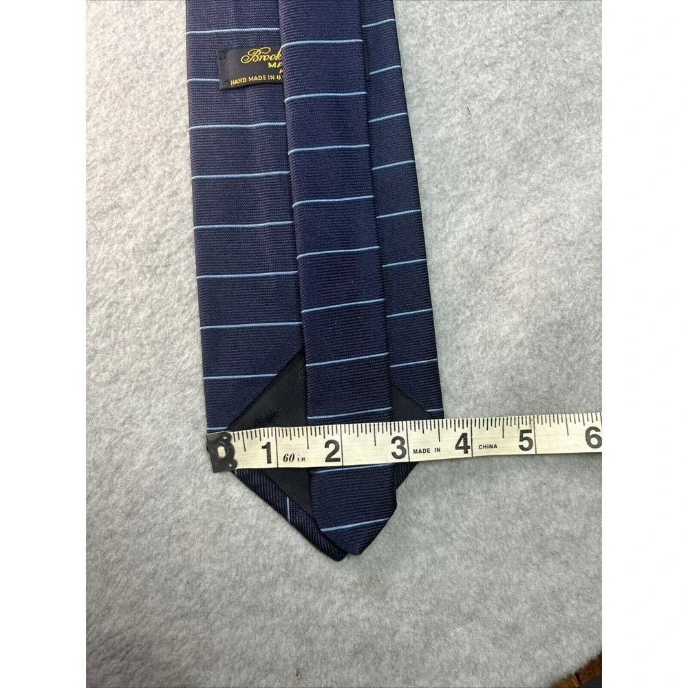 Brooks Brothers Makers Tie Blue With Horizontal Stripes Repp Silk L:57”‎ W:3.5”